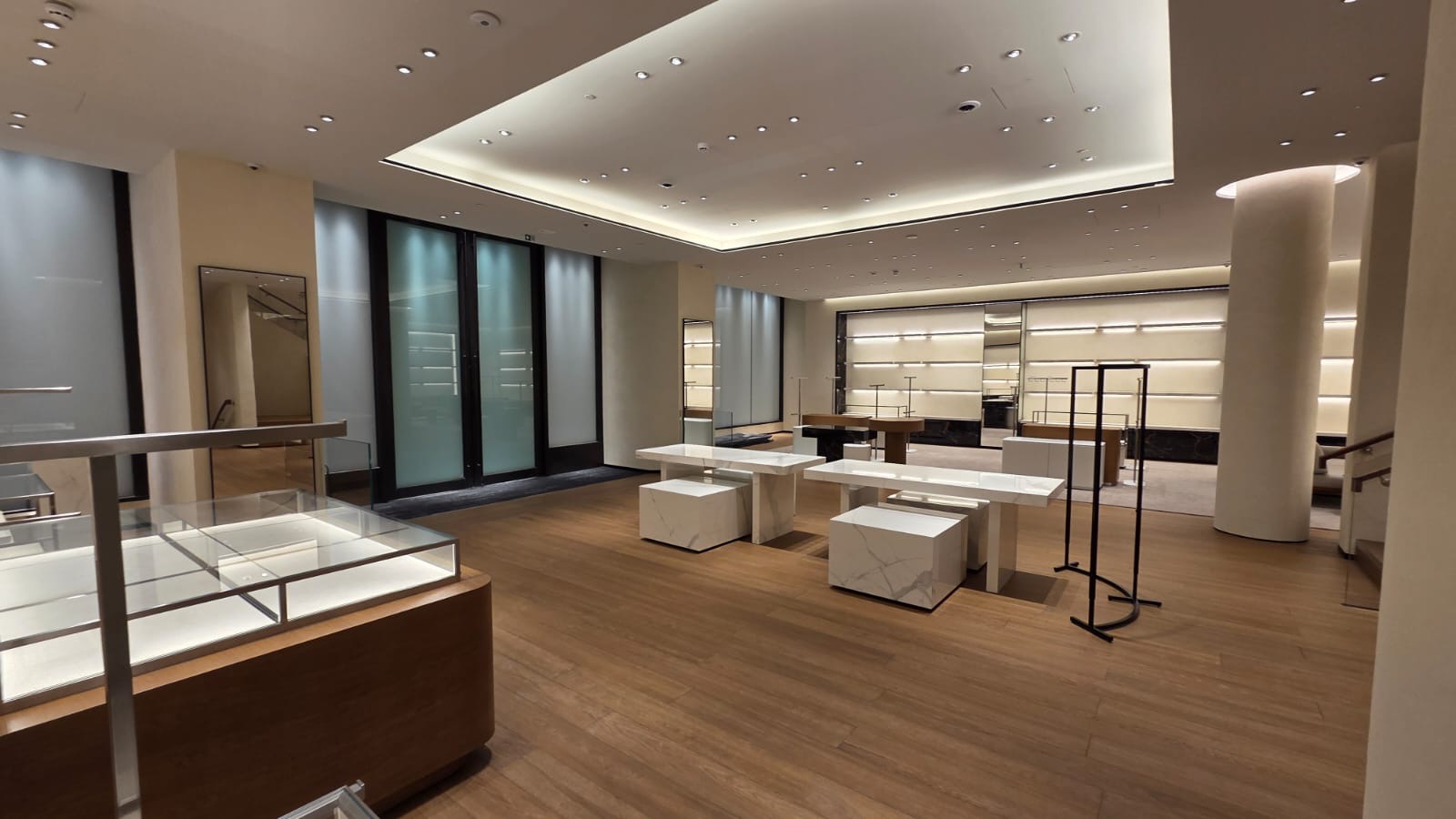 Commercial showroom with seamless microcement interior by Atelier di Venice London