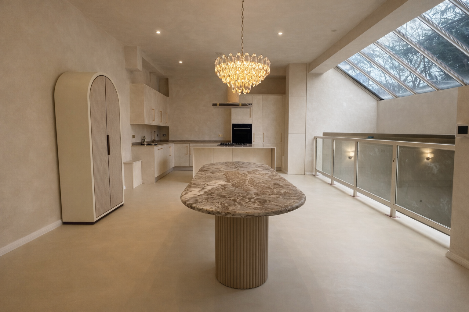 Bespoke kitchen surface finish with marble island in London by Atelier di Venice