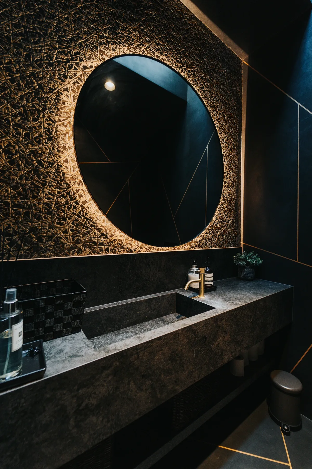 Close-up of bespoke microcement surface texture by Atelier di Venice London