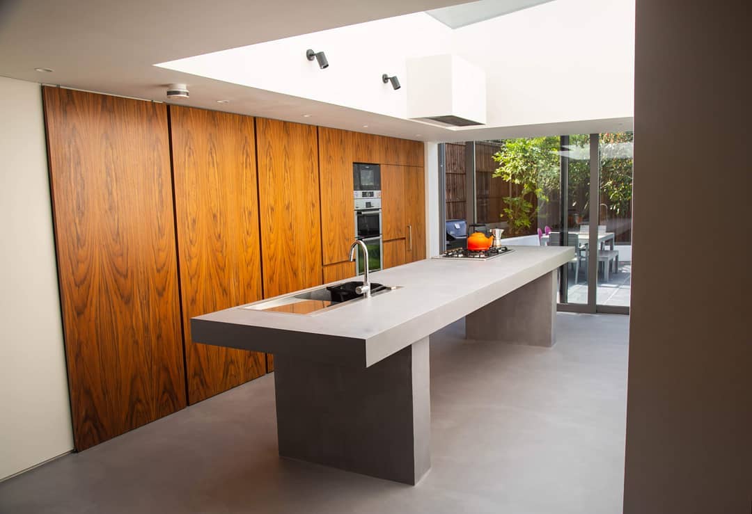 Microcement kitchen slab countertop detail by Atelier di Venice London